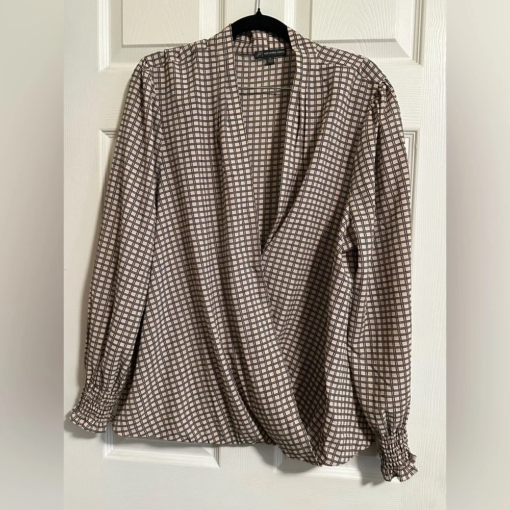 Adrianna Papell Pink Wrap style top. Great Sleeves. Modesty Button Size XL - Picture 1 of 4